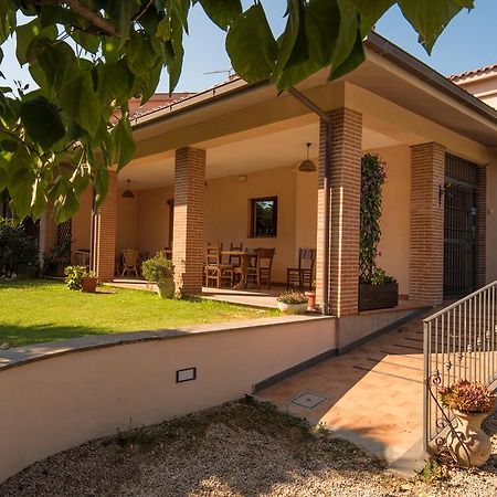 B&B Corte Degli Struzzi 佩夏罗马纳 外观 照片