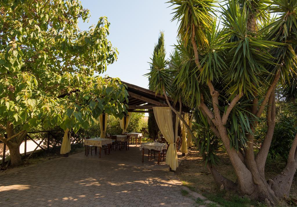 B&B Corte Degli Struzzi 佩夏罗马纳 外观 照片