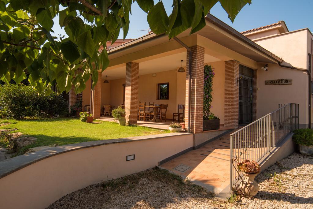 B&B Corte Degli Struzzi 佩夏罗马纳 外观 照片